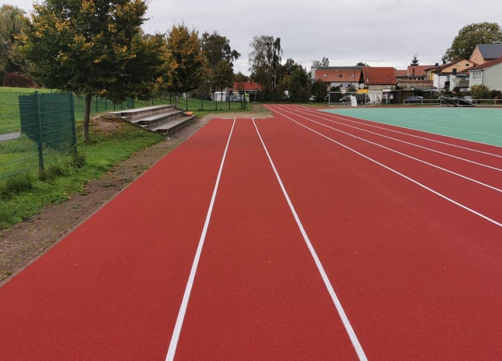 Sportplatzservice für Tartan und Kunstrasenanlagen